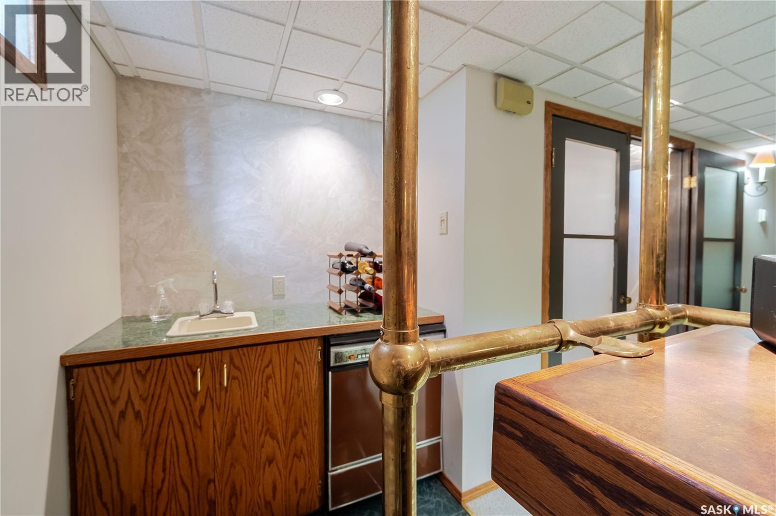 1325 King Crescent, Moose Jaw, SK - Indoor