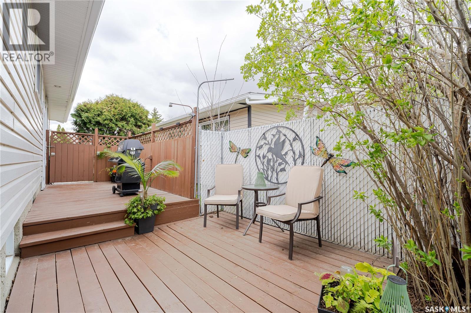1325 King Crescent, Moose Jaw, SK - Outdoor With Deck Patio Veranda With Exterior