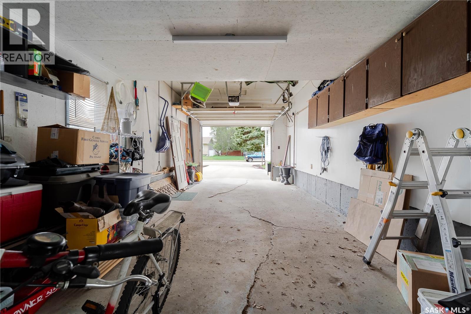 1325 King Crescent, Moose Jaw, SK - Indoor