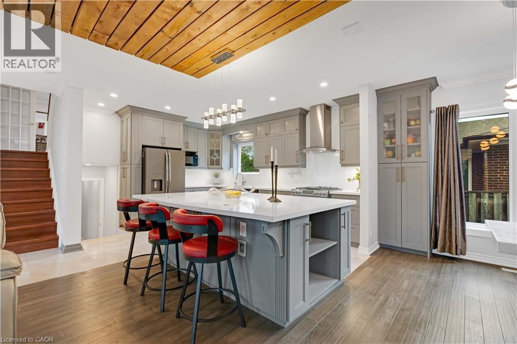 3460 Cawthra Road, Mississauga, ON - Indoor Photo Showing Kitchen With Upgraded Kitchen