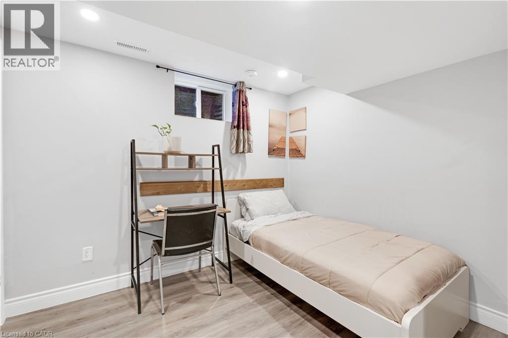 3460 Cawthra Road, Mississauga, ON - Indoor Photo Showing Bedroom