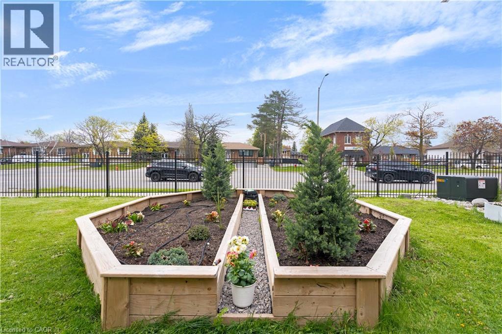 3460 Cawthra Road, Mississauga, ON - Outdoor