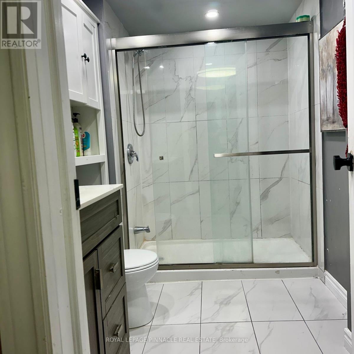 3427 Martins Pine Crescent, Mississauga, ON - Indoor Photo Showing Bathroom