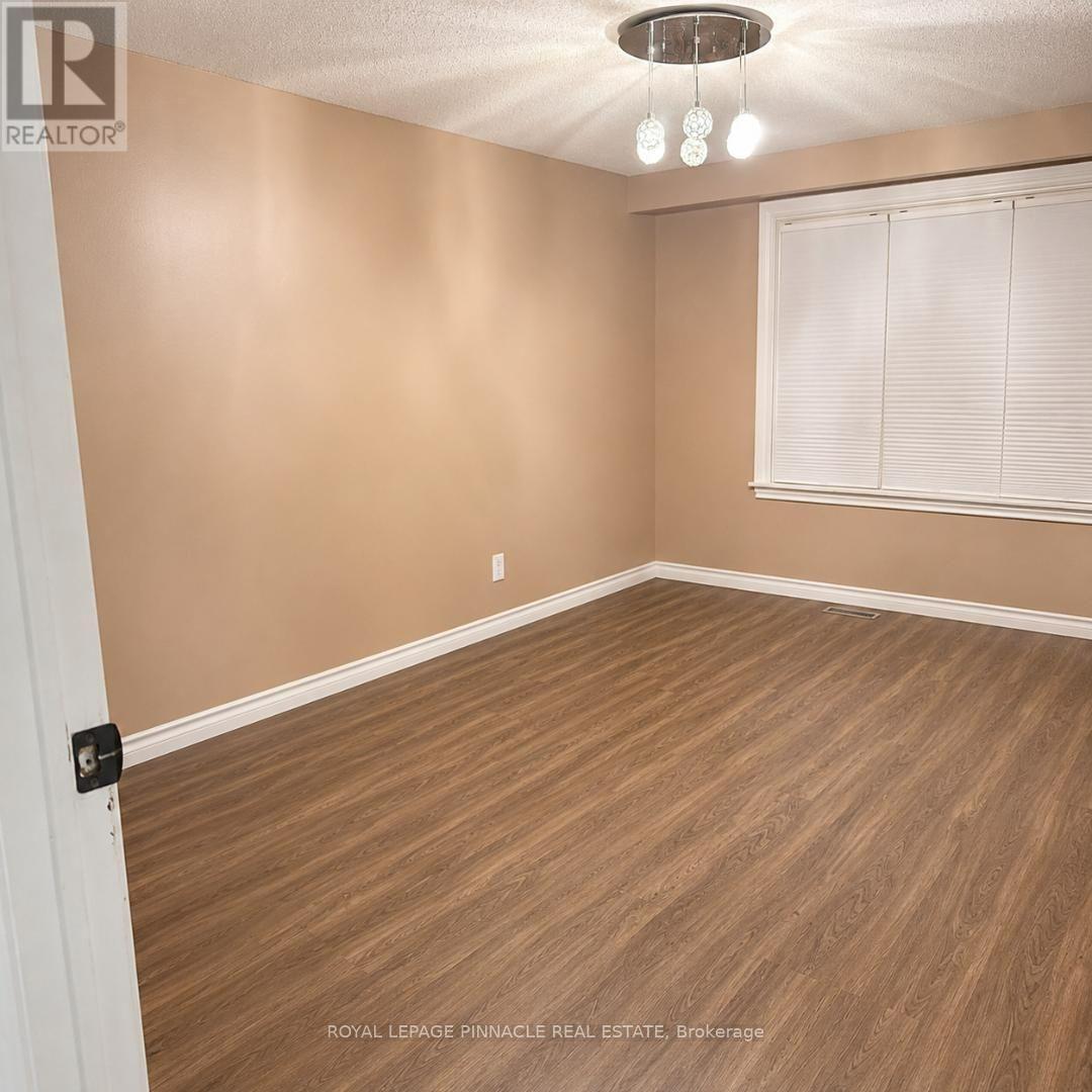 3427 Martins Pine Crescent, Mississauga, ON - Indoor Photo Showing Other Room