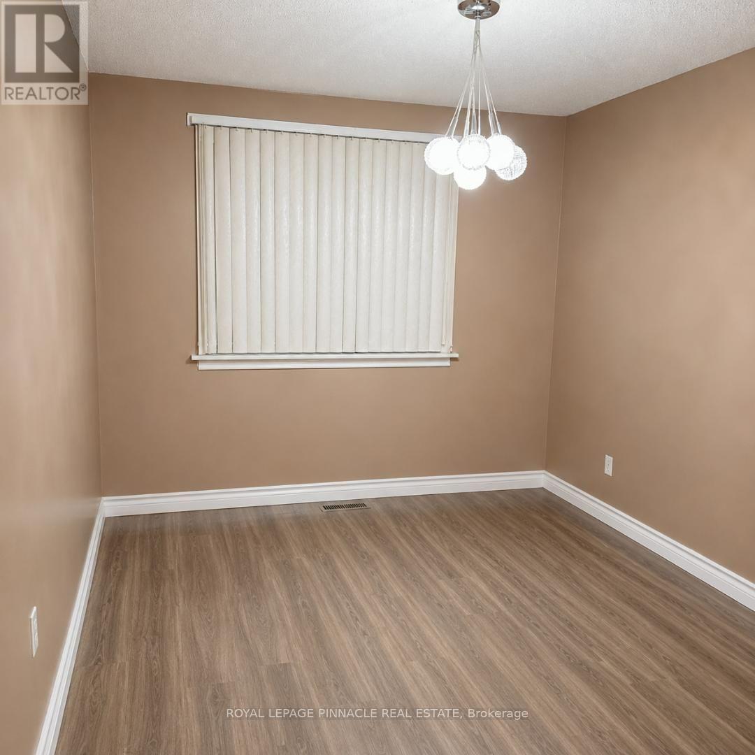 3427 Martins Pine Crescent, Mississauga, ON - Indoor Photo Showing Other Room