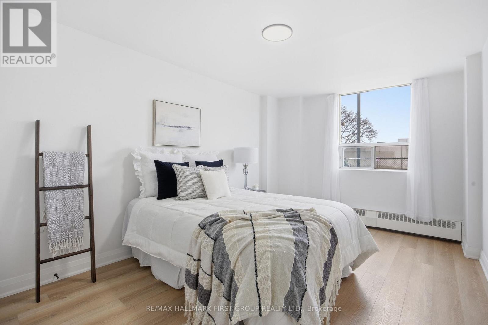 101 - 1950 Kennedy Road, Toronto, ON - Indoor Photo Showing Bedroom