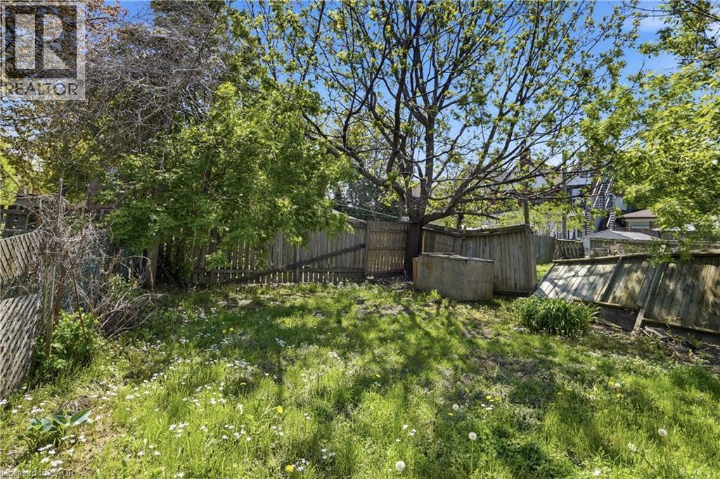256 Bay Street N, Hamilton, ON - Outdoor