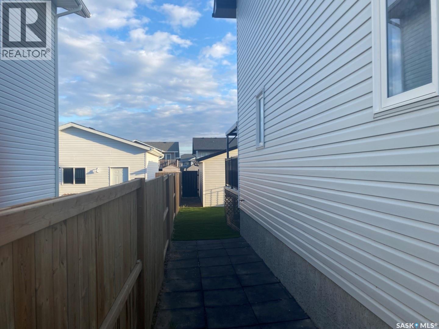 119 Reddekopp Crescent, Warman, SK - Outdoor With Exterior