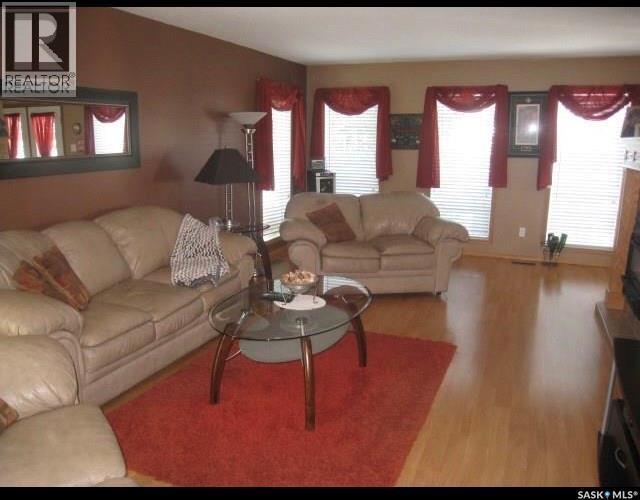 1101 109Th Avenue, Tisdale, SK - Indoor Photo Showing Living Room