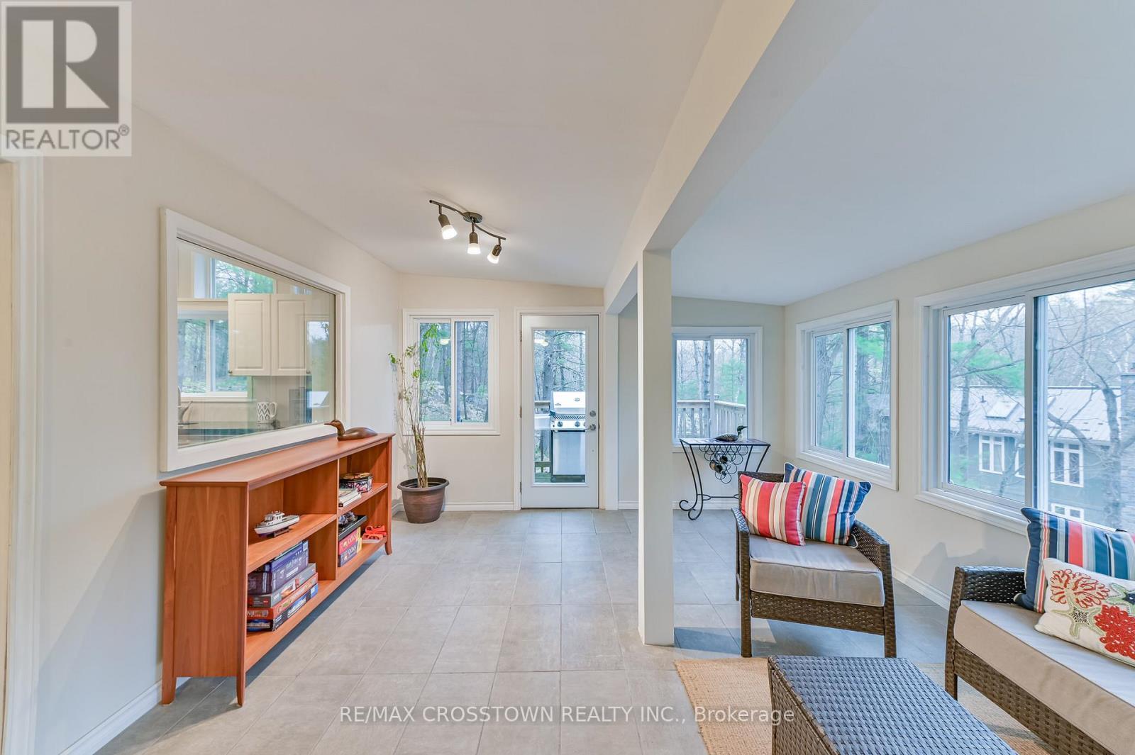 607 Juniper Drive, Gravenhurst, ON - Indoor