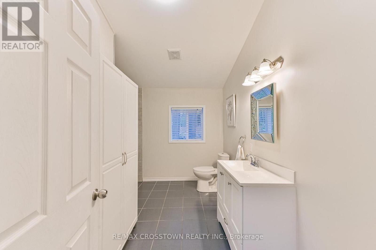 607 Juniper Drive, Gravenhurst, ON - Indoor Photo Showing Other Room