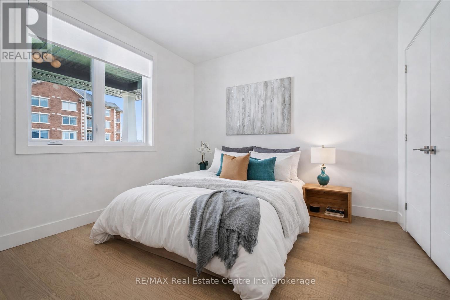 14 Faith Drive, Mapleton, ON - Indoor Photo Showing Bedroom