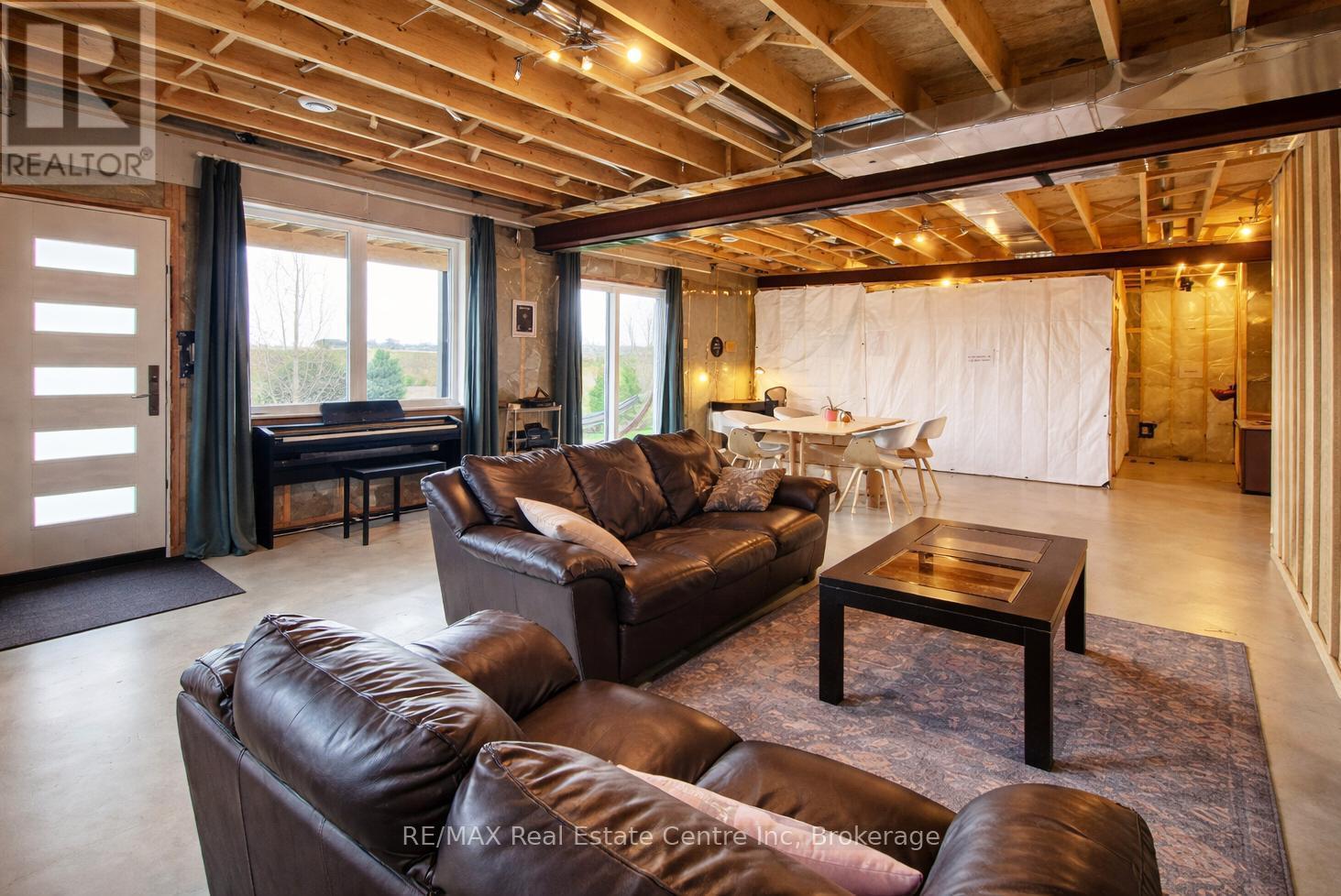 14 Faith Drive, Mapleton, ON - Indoor Photo Showing Basement