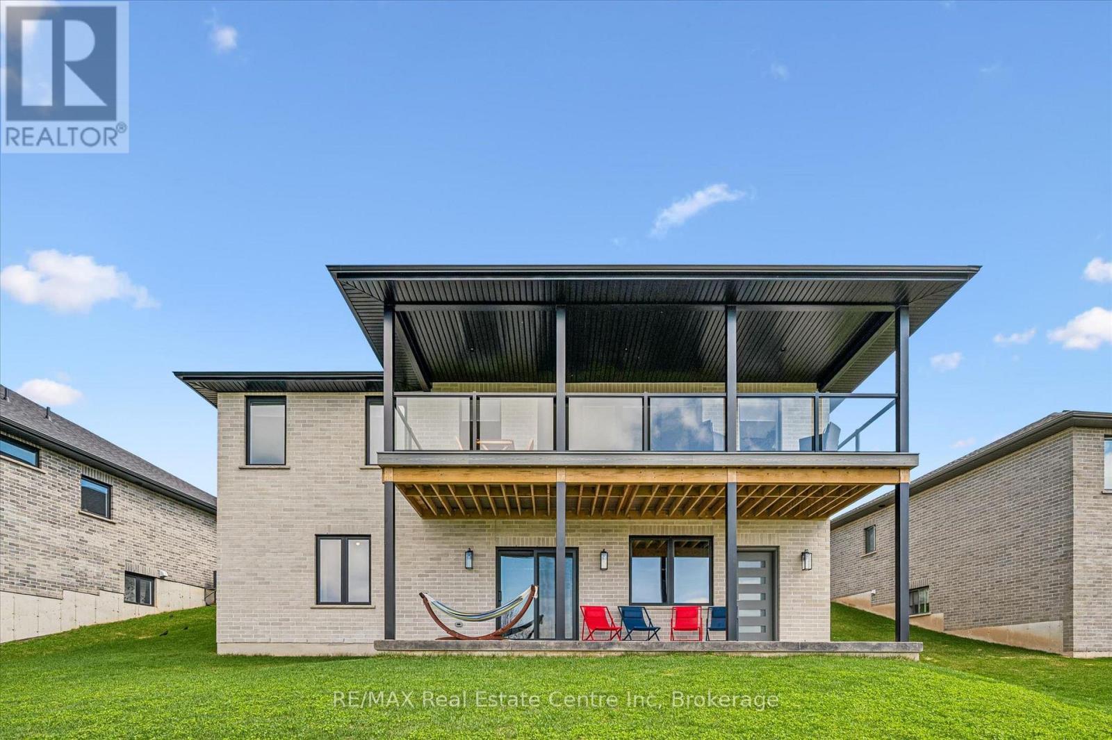 14 Faith Drive, Mapleton, ON - Outdoor