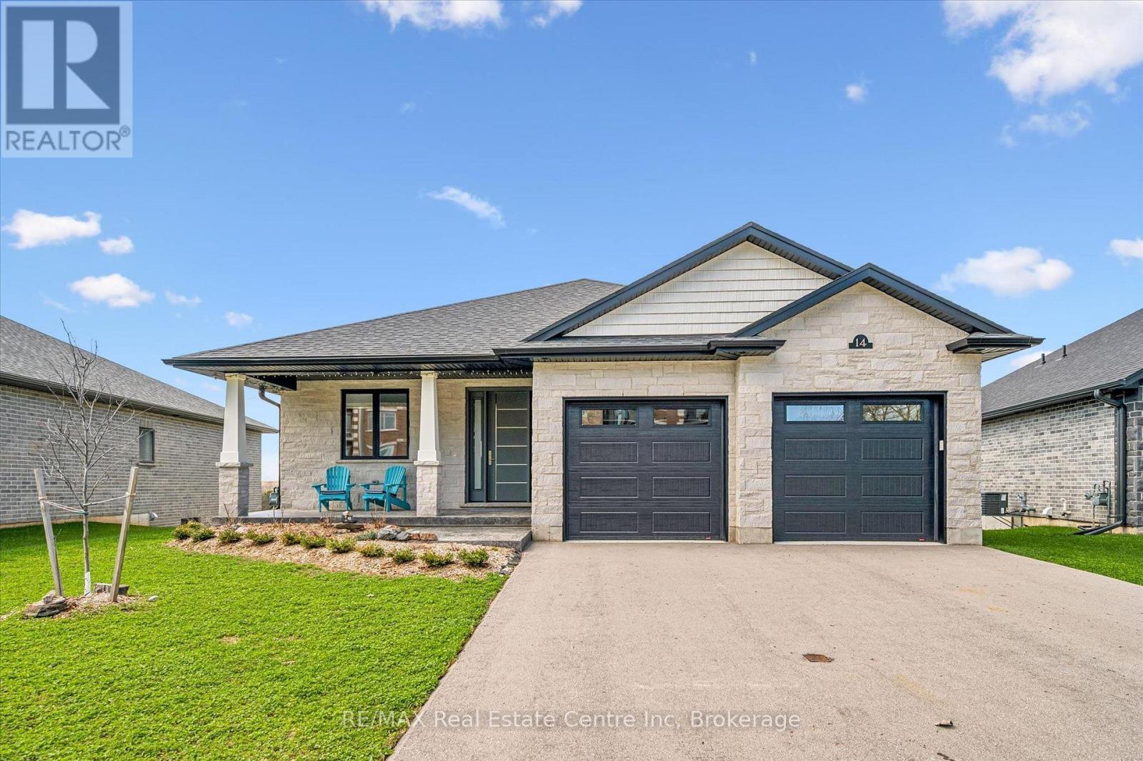 14 Faith Drive, Mapleton, ON - Outdoor With Facade