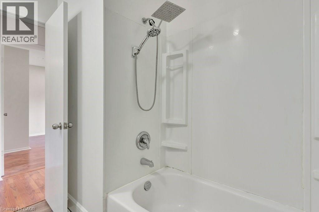 175 Janefield Avenue, Guelph, ON - Indoor Photo Showing Bathroom