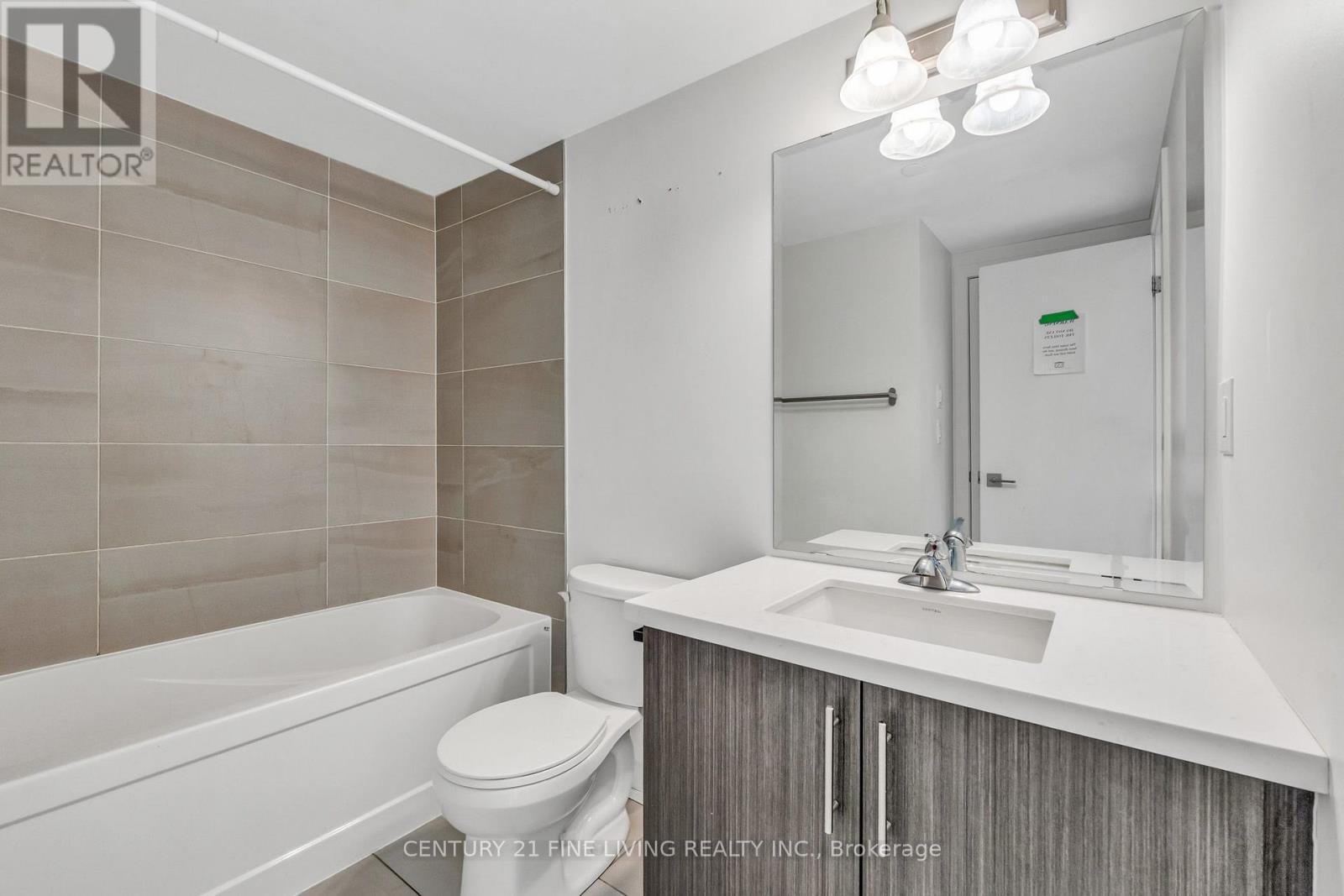 17 - 185 Veterans Drive, Brampton, ON - Indoor Photo Showing Bathroom