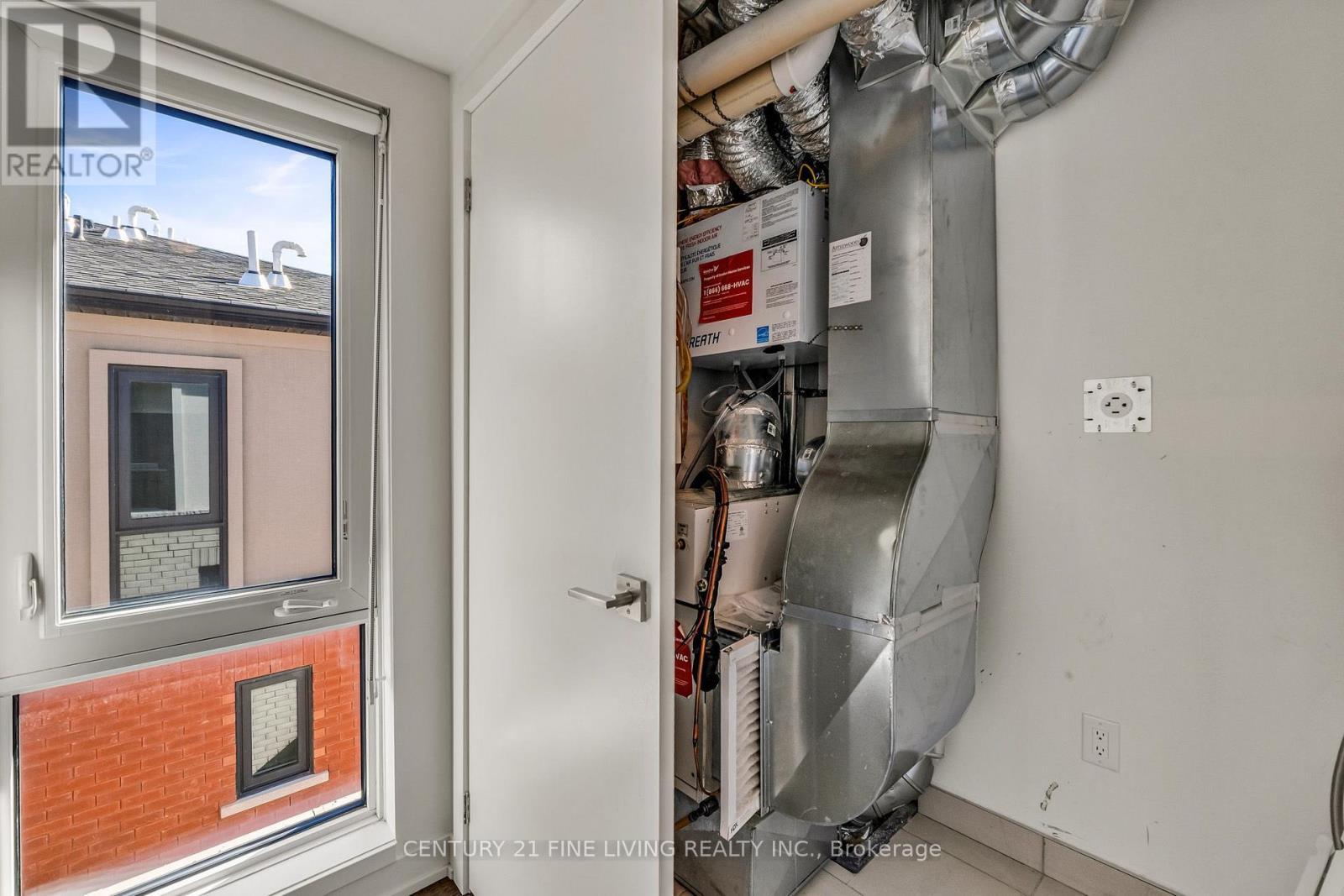 17 - 185 Veterans Drive, Brampton, ON - Indoor