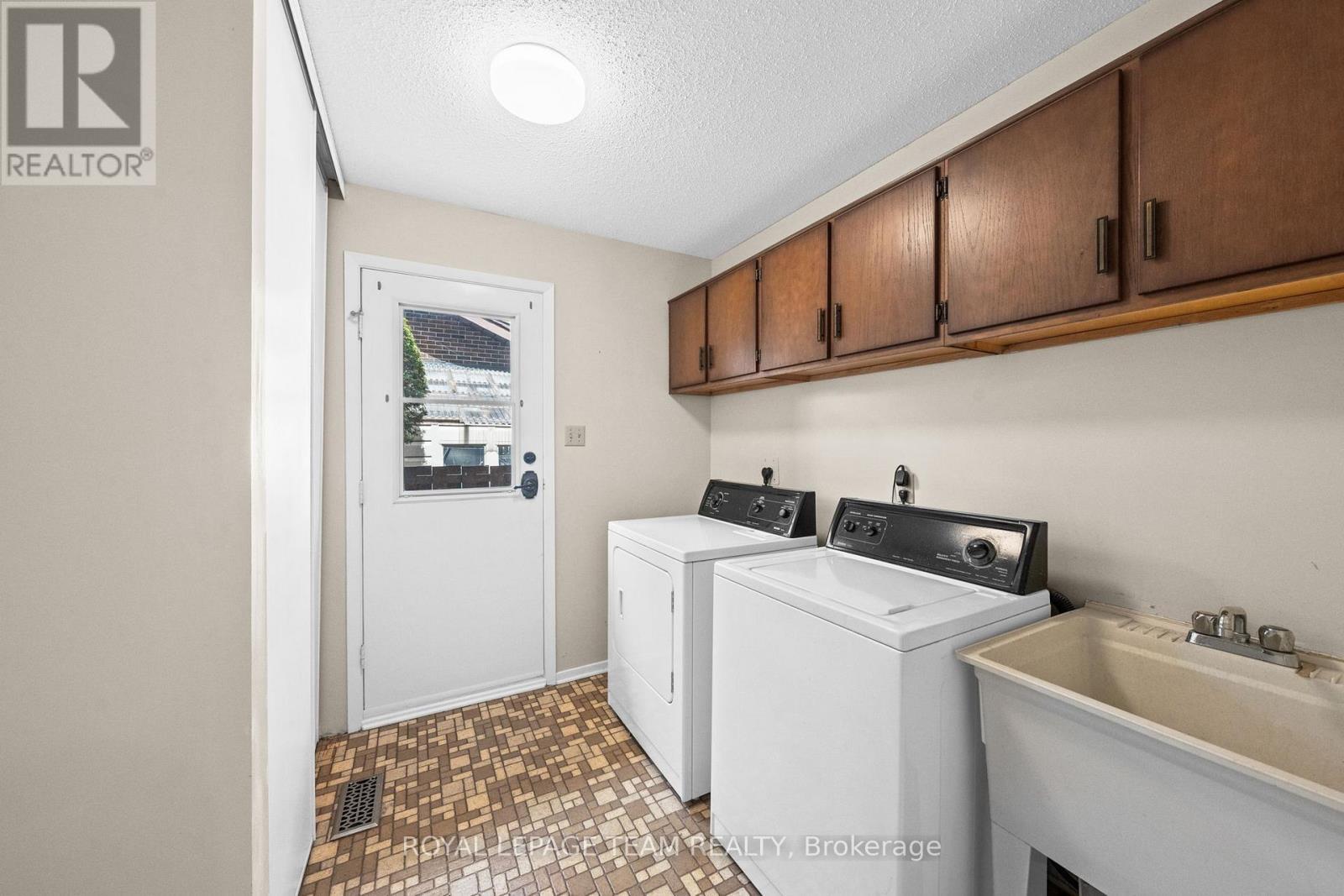 6 Byrd Crescent, Ottawa, ON - Indoor Photo Showing Laundry Room