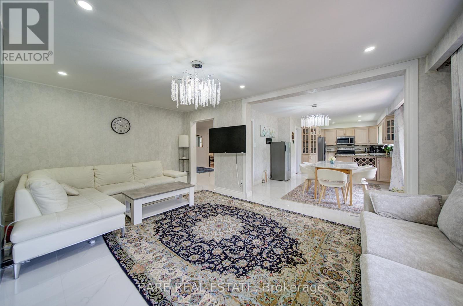71 Willowbrook Road, Markham, ON - Indoor Photo Showing Living Room