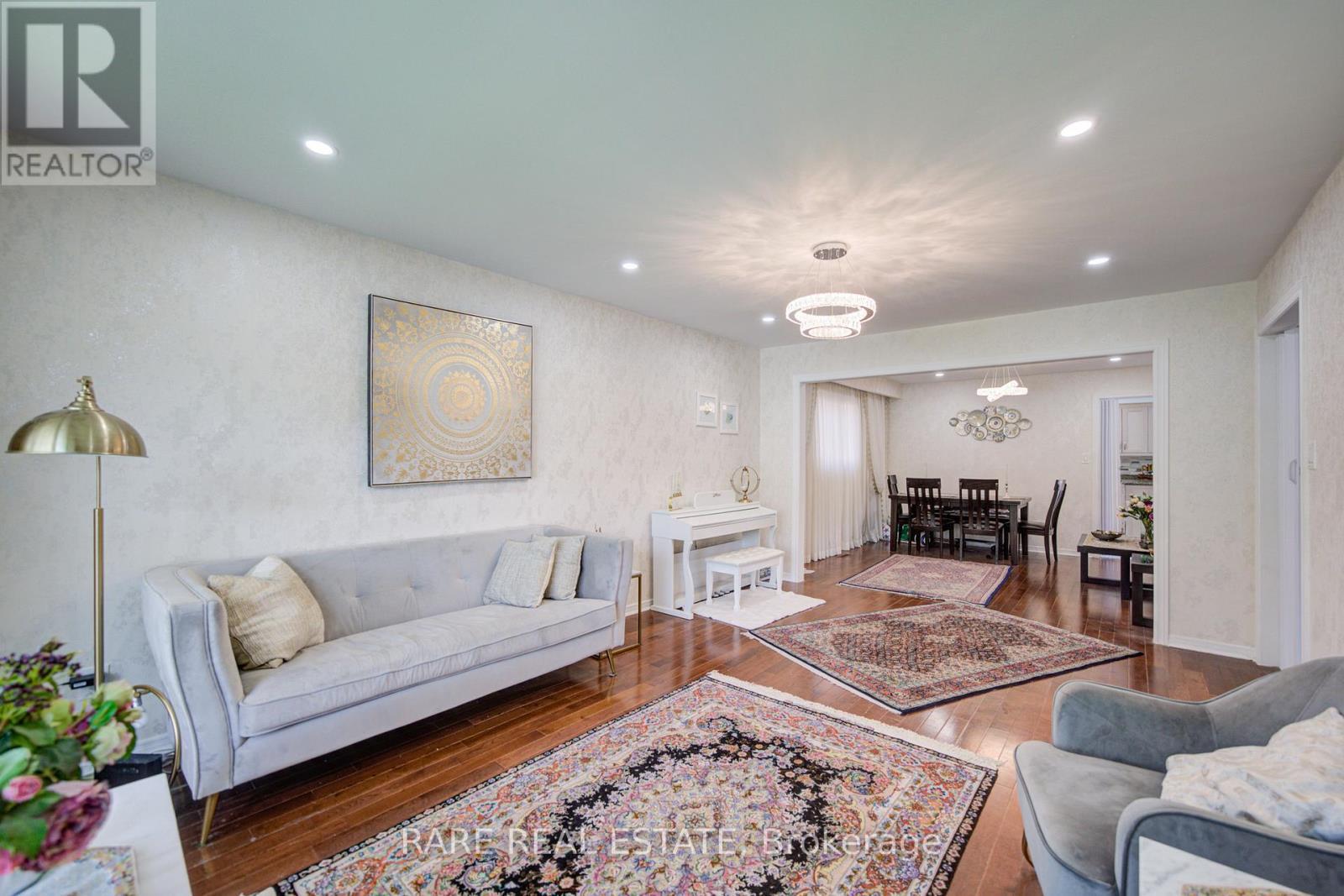 71 Willowbrook Road, Markham, ON - Indoor Photo Showing Living Room