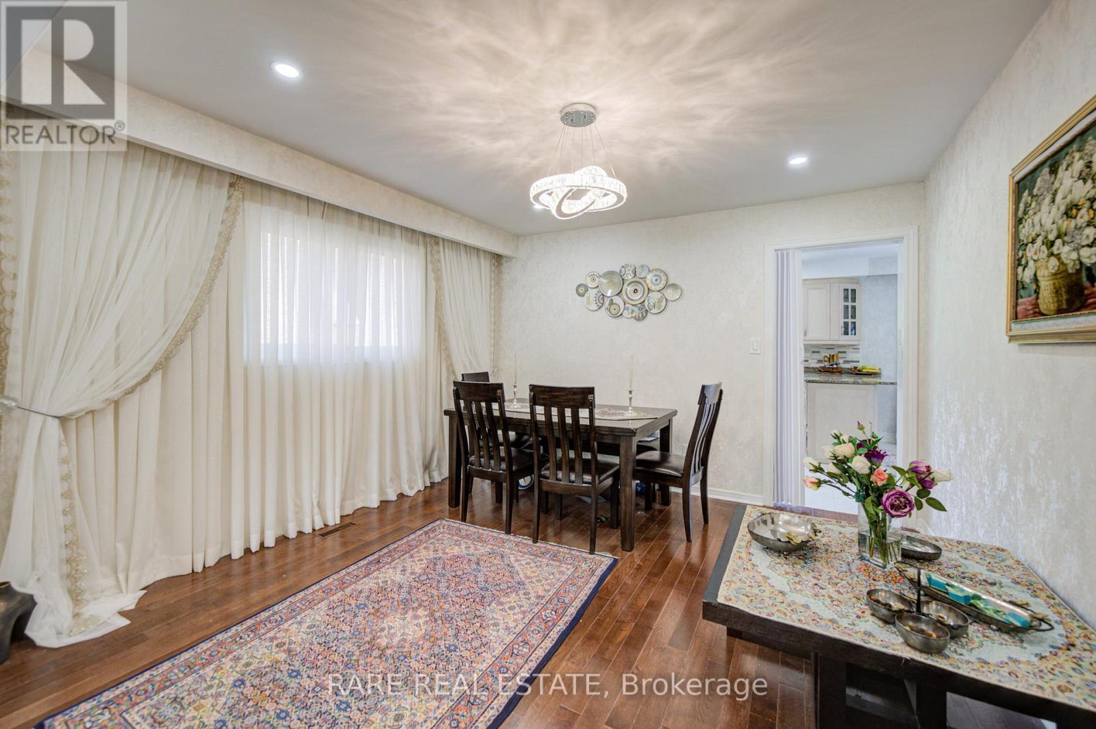 71 Willowbrook Road, Markham, ON - Indoor Photo Showing Dining Room
