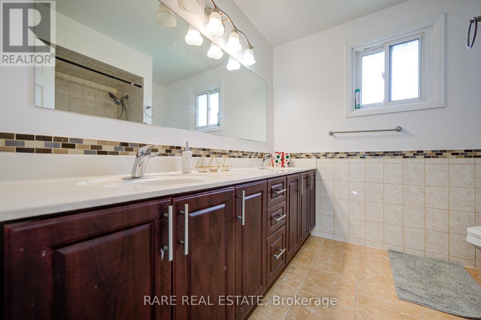 71 Willowbrook Road, Markham, ON - Indoor Photo Showing Bathroom