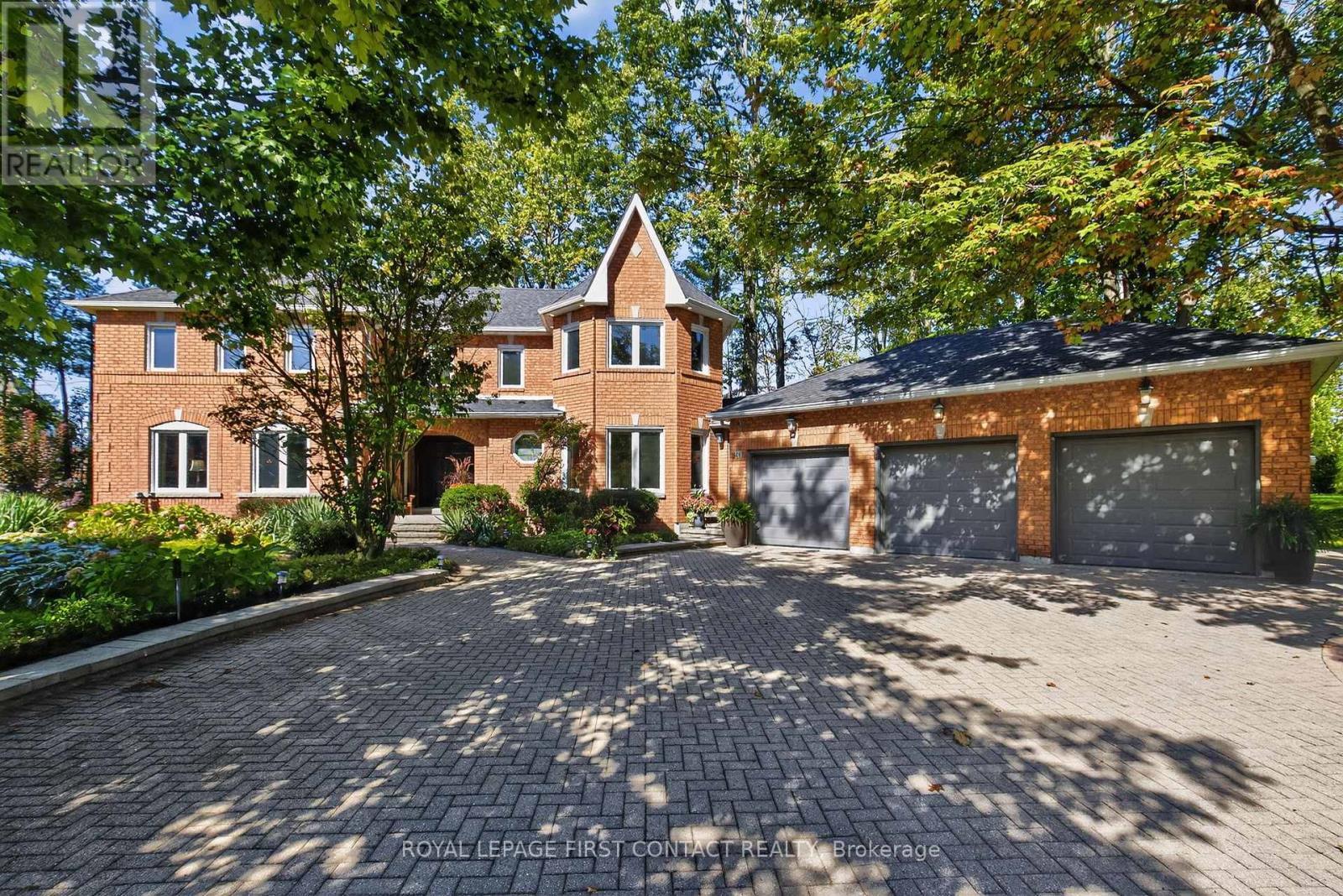 26 Edgecombe Terrace, Springwater, ON - Outdoor
