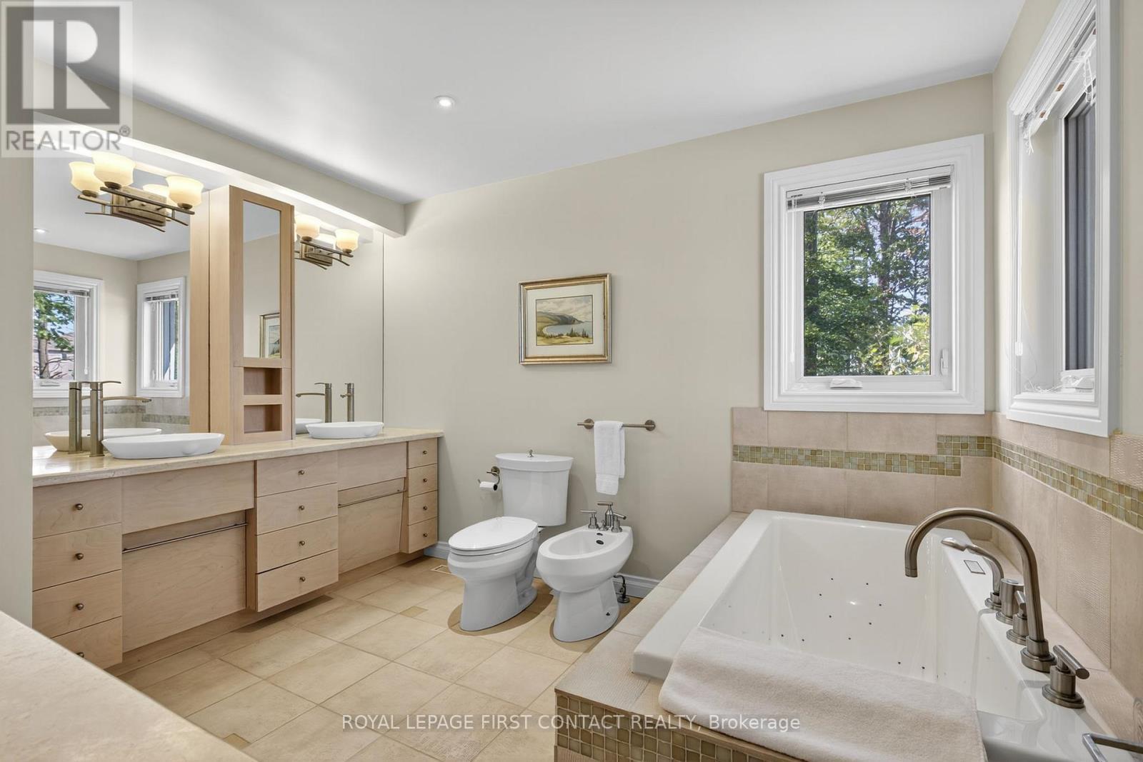 26 Edgecombe Terrace, Springwater, ON - Indoor Photo Showing Bathroom