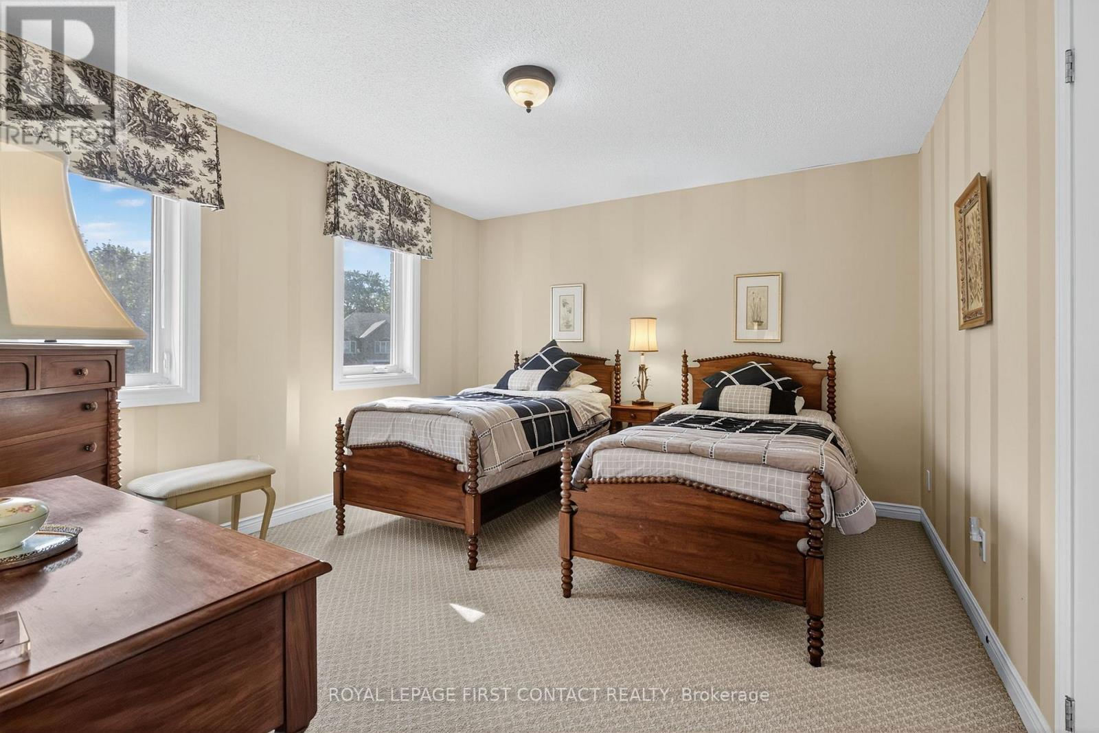 26 Edgecombe Terrace, Springwater, ON - Indoor Photo Showing Bedroom
