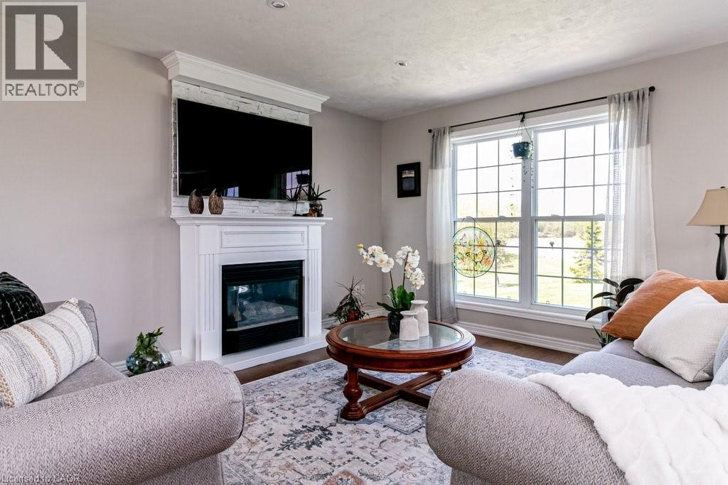 32A Haldimand Trail, Dunnville, ON - Indoor Photo Showing Living Room With Fireplace