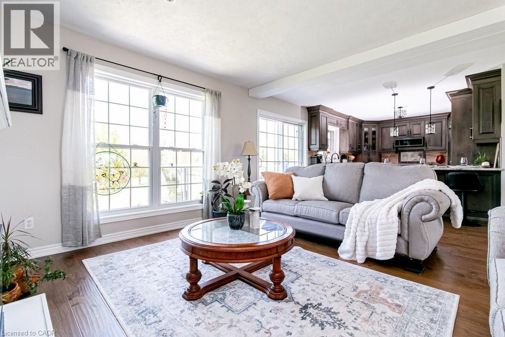 32A Haldimand Trail, Dunnville, ON - Indoor Photo Showing Living Room