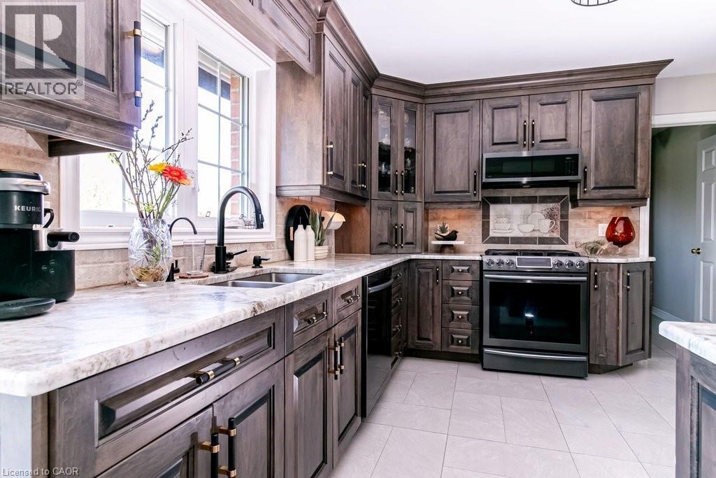 32A Haldimand Trail, Dunnville, ON - Indoor Photo Showing Kitchen With Double Sink
