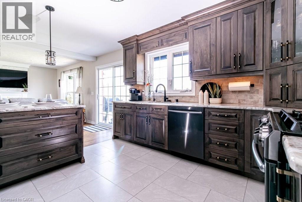 32A Haldimand Trail, Dunnville, ON - Indoor Photo Showing Kitchen
