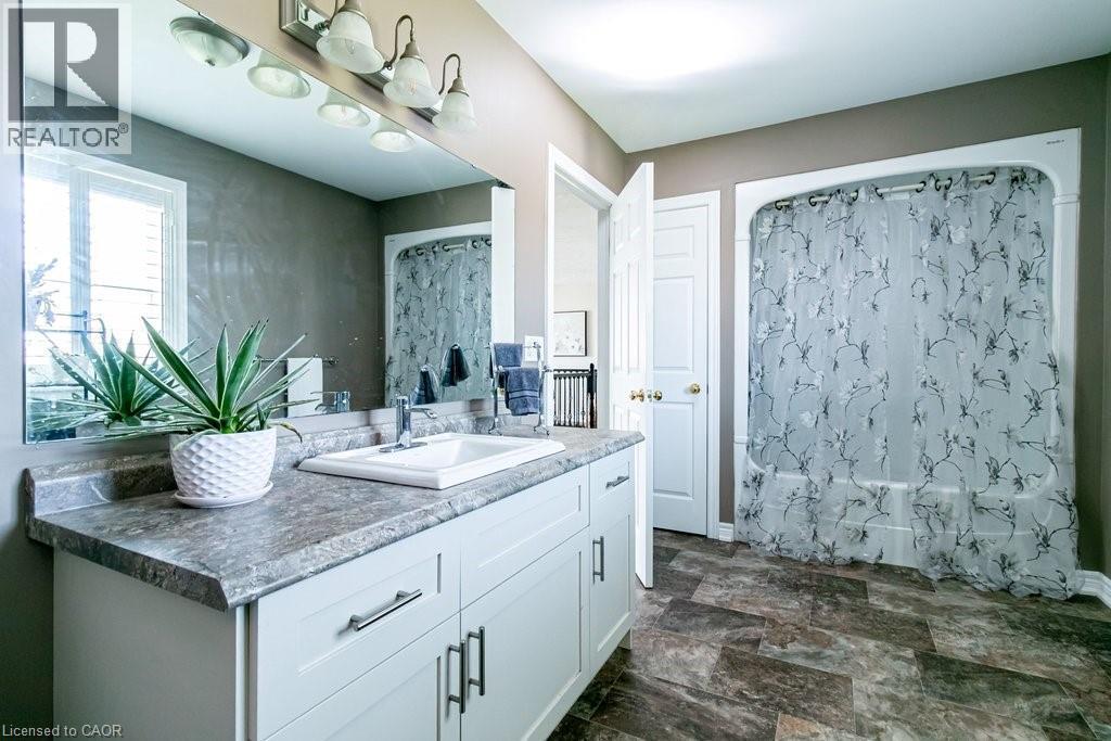 32A Haldimand Trail, Dunnville, ON - Indoor Photo Showing Bathroom