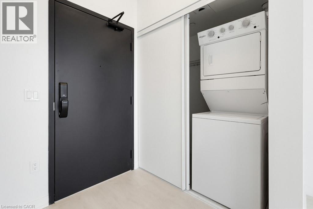4878 Powers Common Unit# D904, Burlington, ON - Indoor Photo Showing Laundry Room