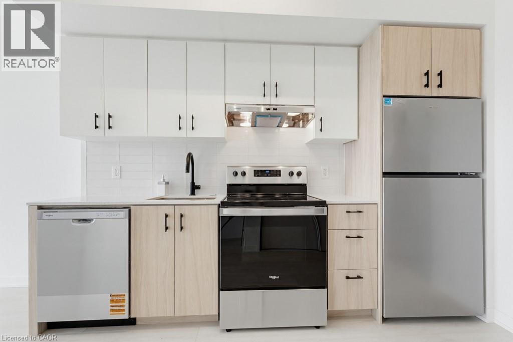4878 Powers Common Unit# D904, Burlington, ON - Indoor Photo Showing Kitchen
