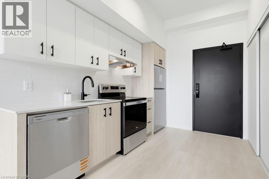4878 Powers Common Unit# D904, Burlington, ON - Indoor Photo Showing Kitchen