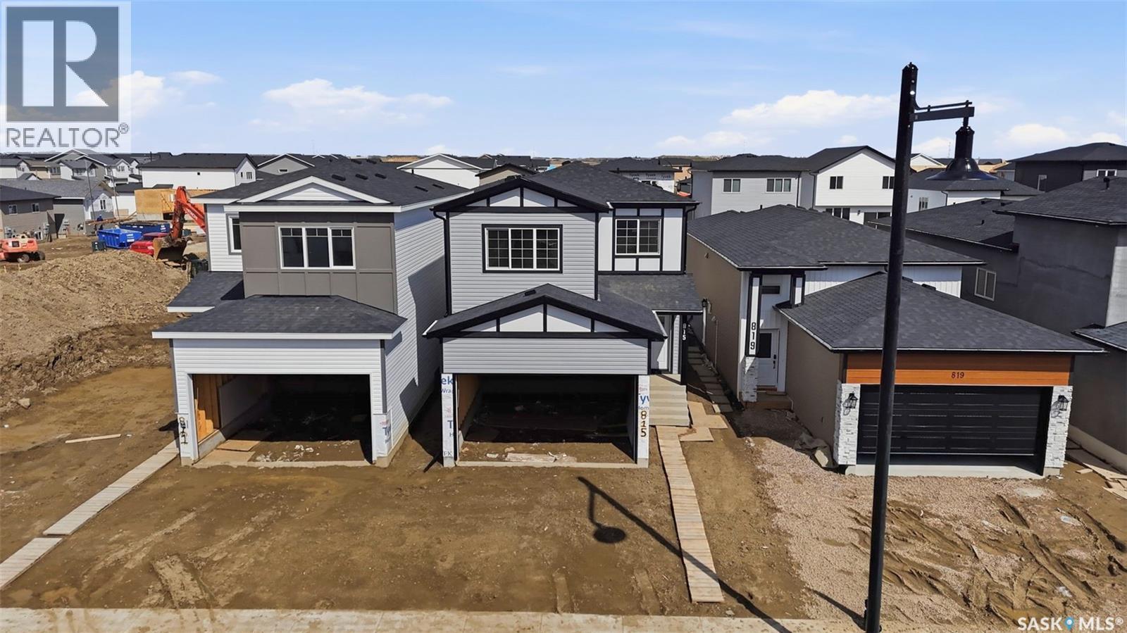 815 Brighton Boulevard, Saskatoon, SK - Outdoor With Facade