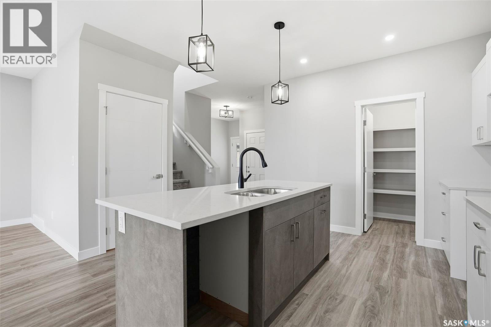 815 Brighton Boulevard, Saskatoon, SK - Indoor Photo Showing Kitchen