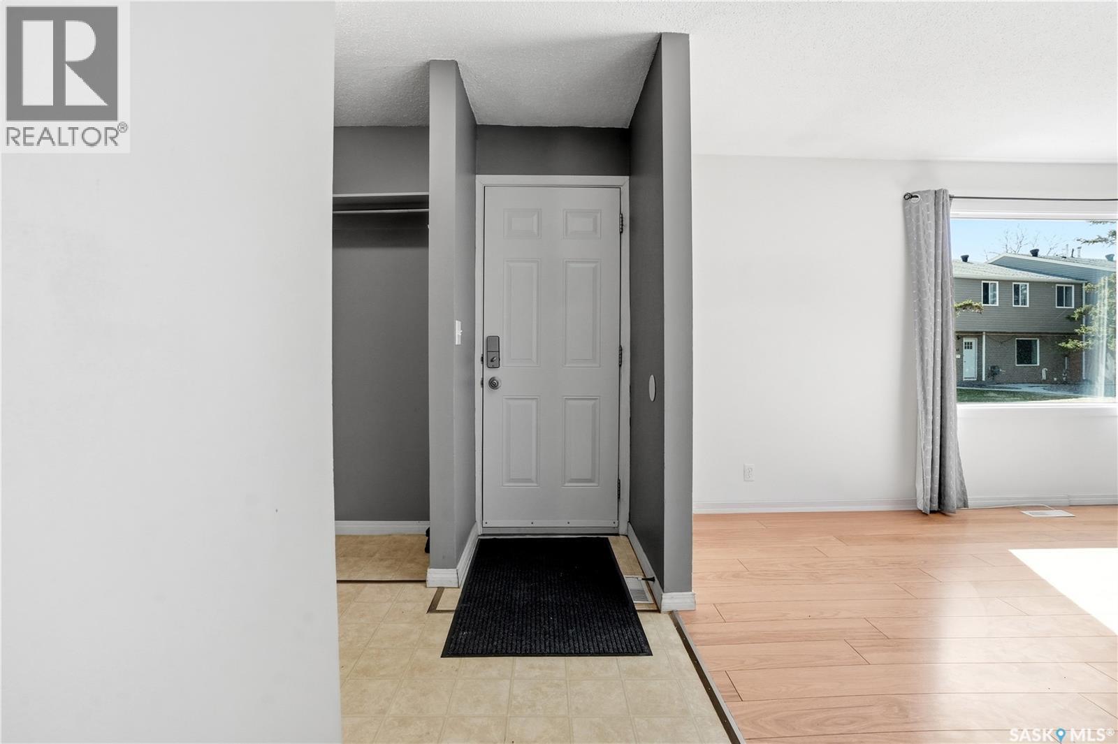 4174 Castle Road, Regina, SK - Indoor Photo Showing Other Room