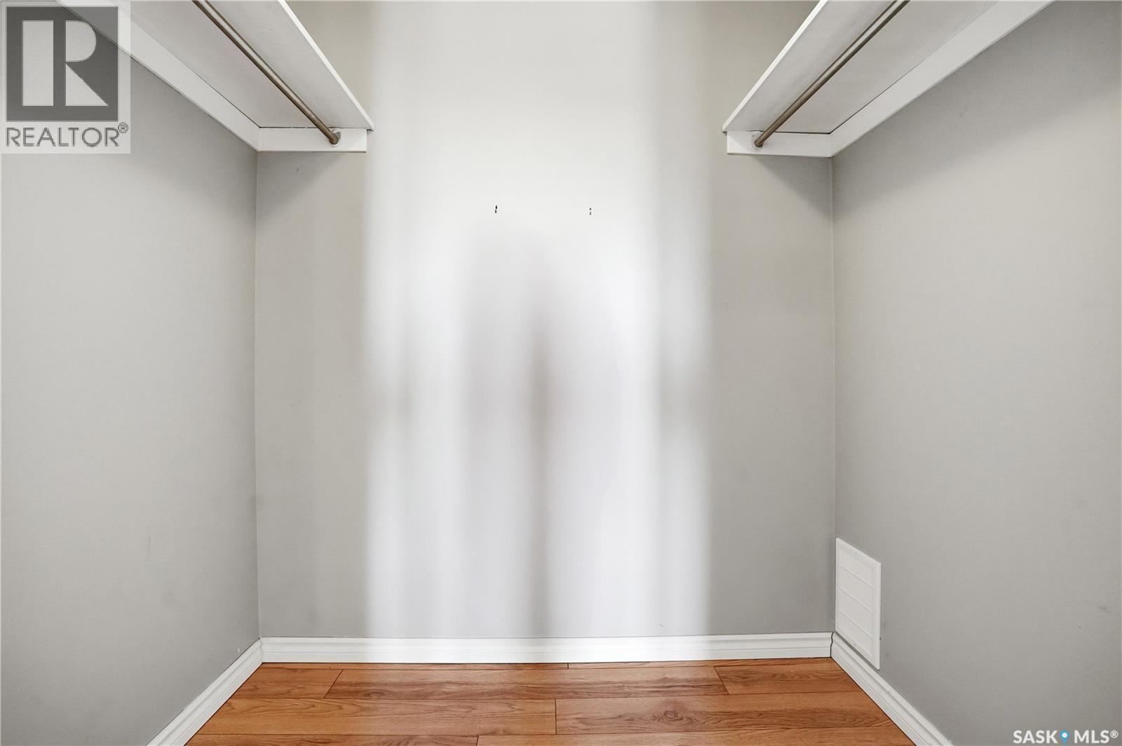 4174 Castle Road, Regina, SK - Indoor