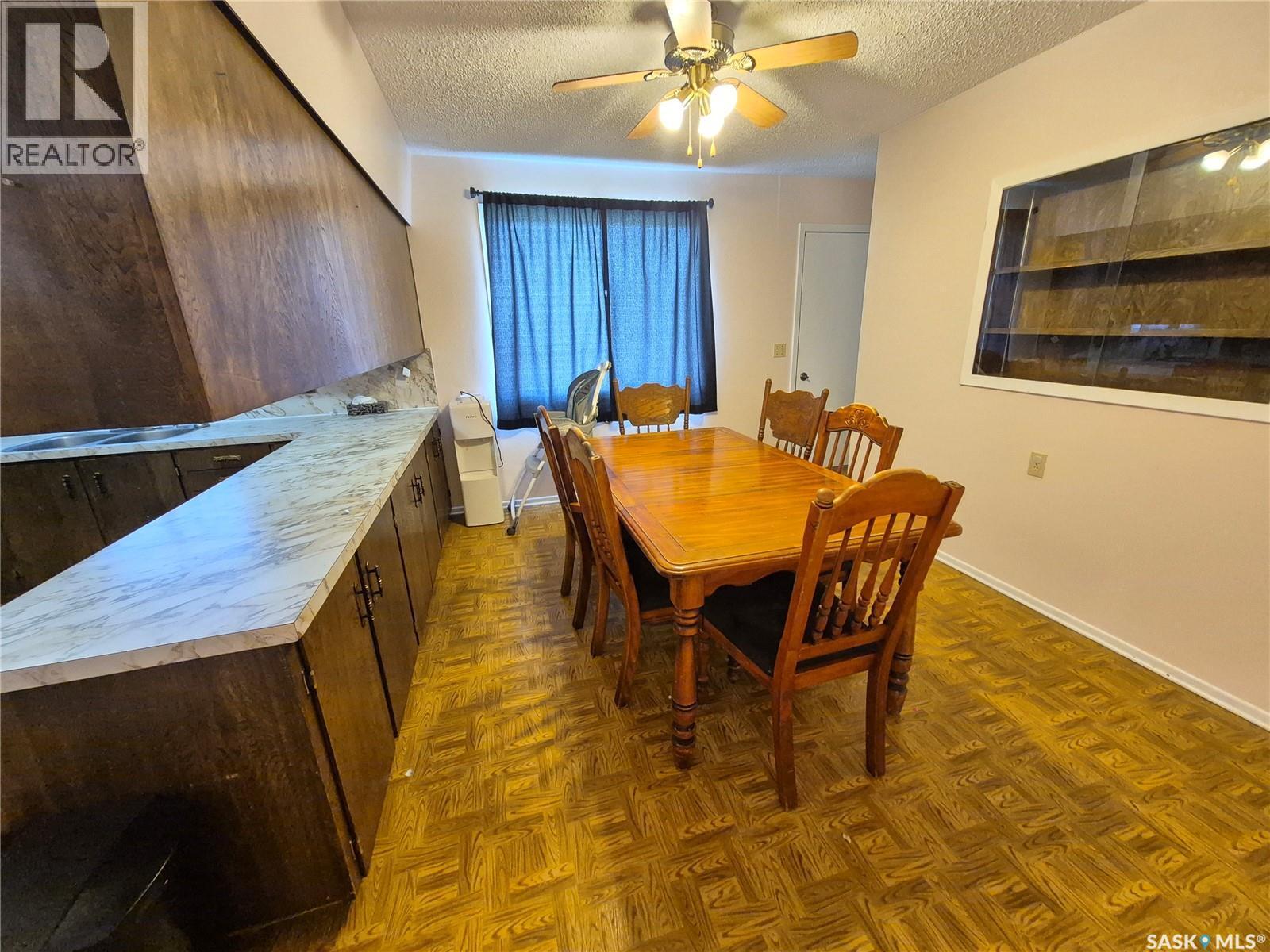 10 Yandeau Crescent, Radville, SK - Indoor Photo Showing Dining Room