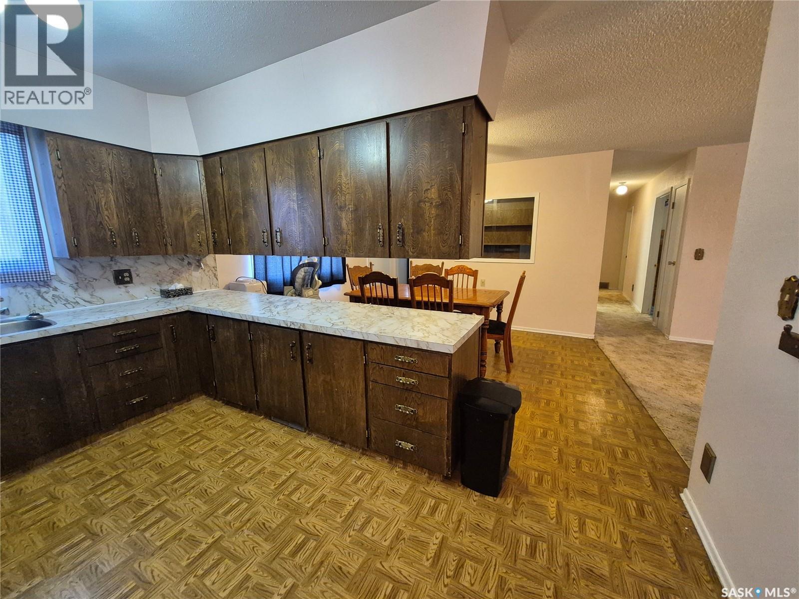 10 Yandeau Crescent, Radville, SK - Indoor Photo Showing Kitchen