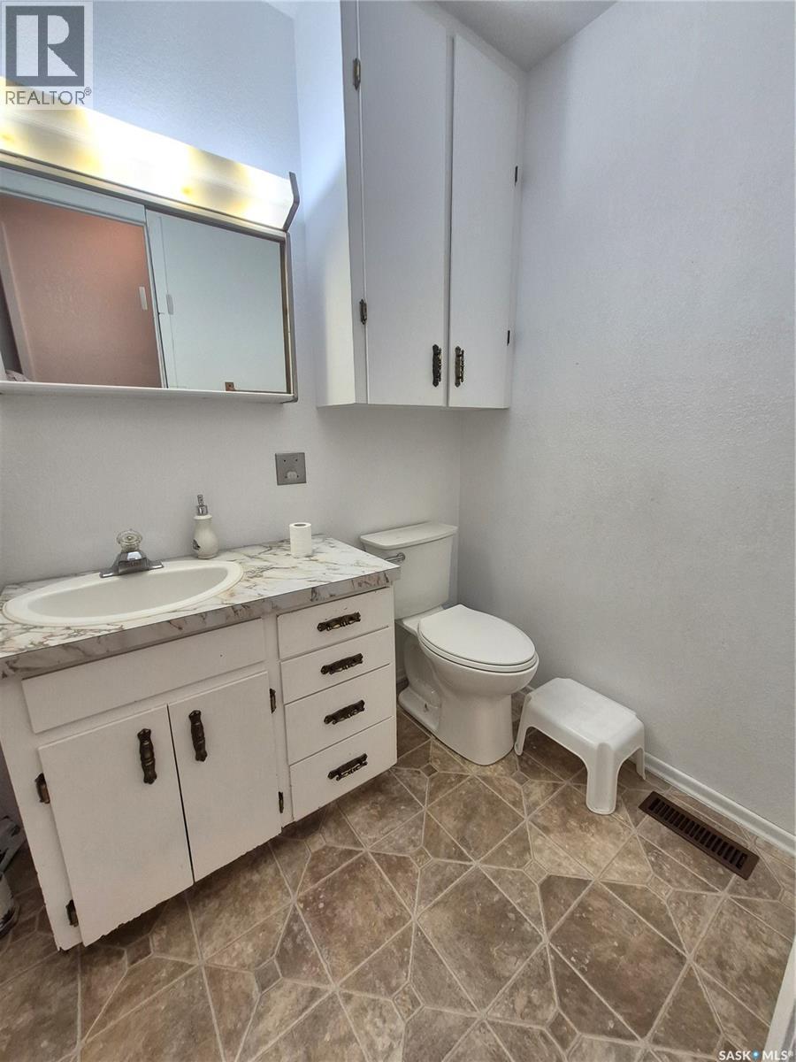 10 Yandeau Crescent, Radville, SK - Indoor Photo Showing Bathroom