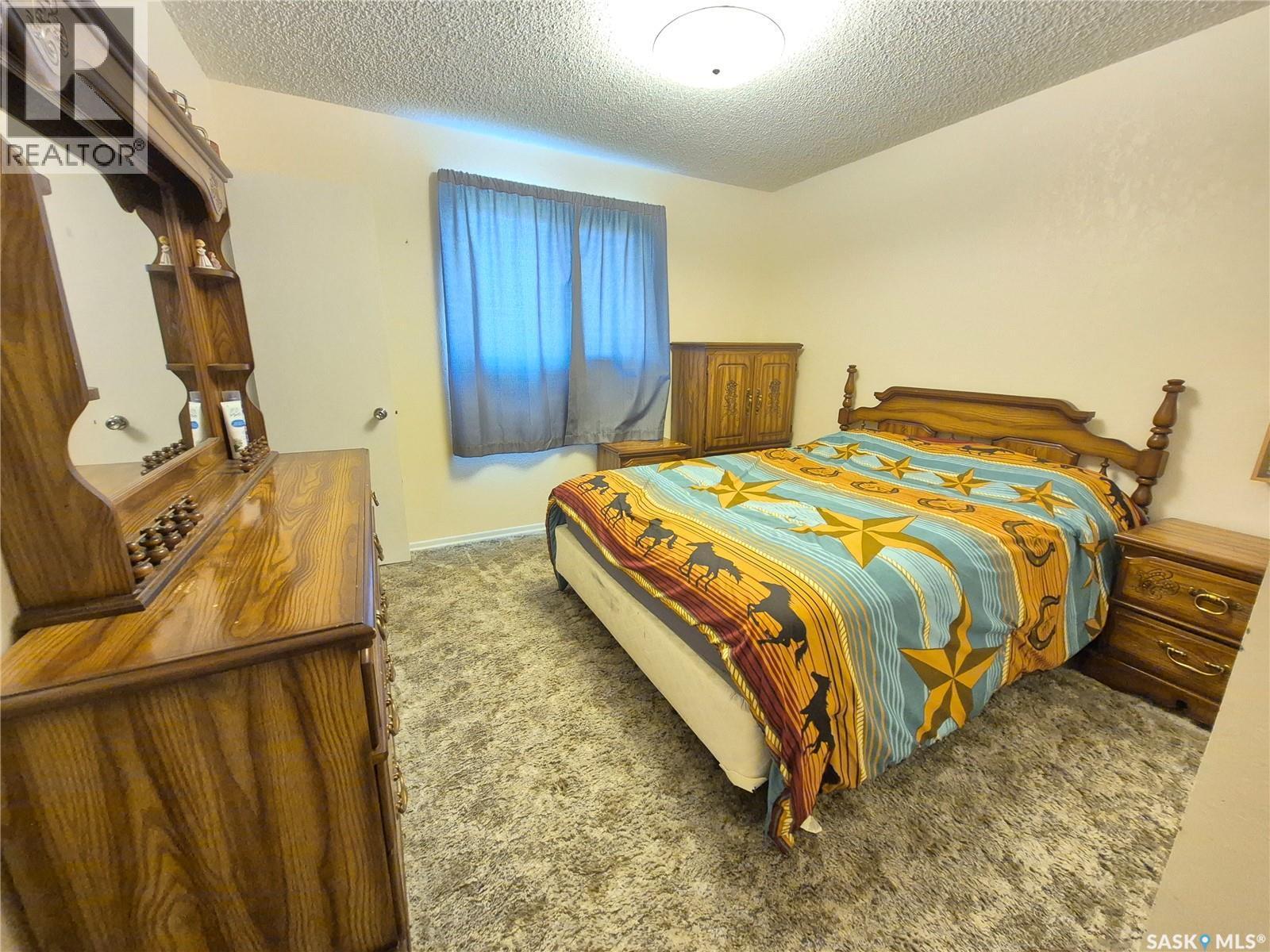 10 Yandeau Crescent, Radville, SK - Indoor Photo Showing Bedroom