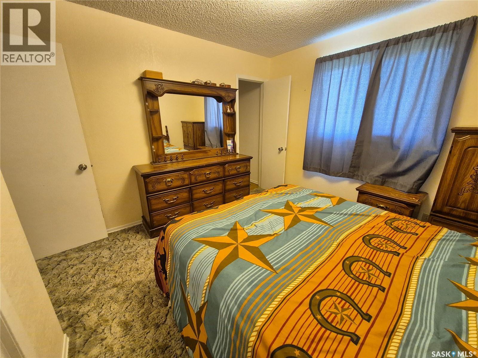 10 Yandeau Crescent, Radville, SK - Indoor Photo Showing Bedroom