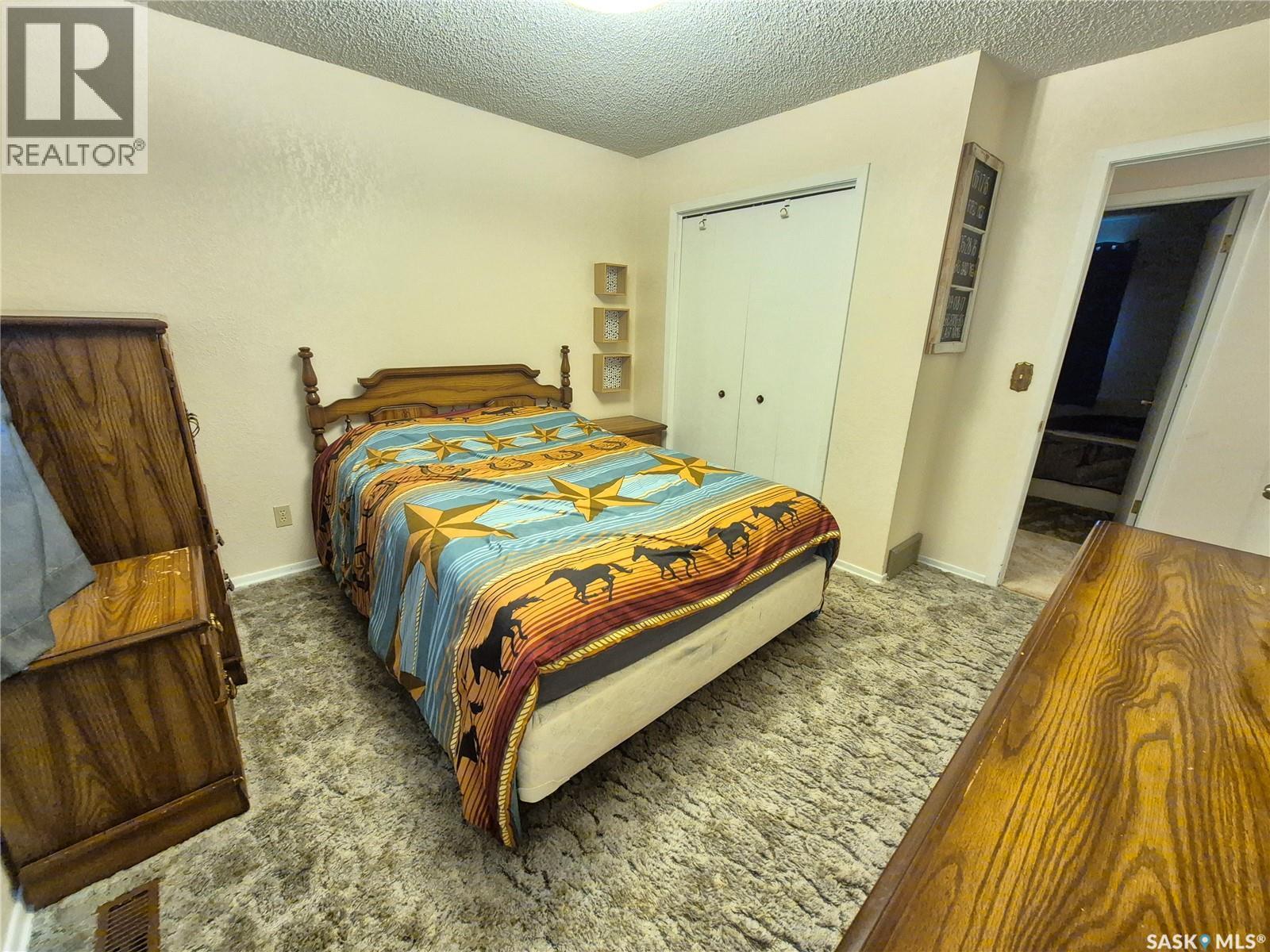 10 Yandeau Crescent, Radville, SK - Indoor Photo Showing Bedroom
