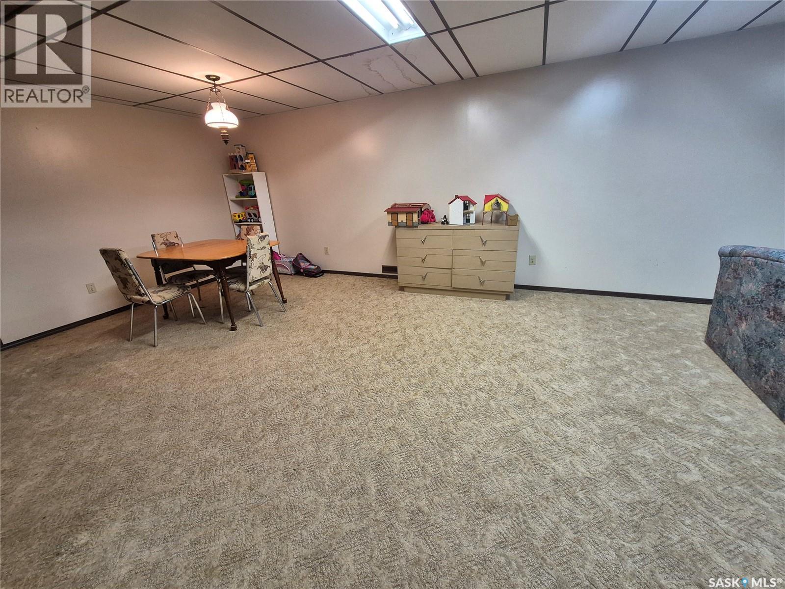 10 Yandeau Crescent, Radville, SK - Indoor