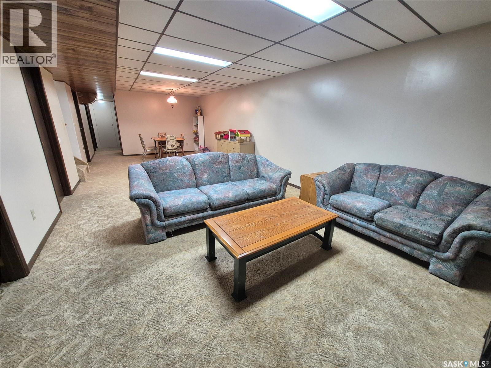 10 Yandeau Crescent, Radville, SK - Indoor